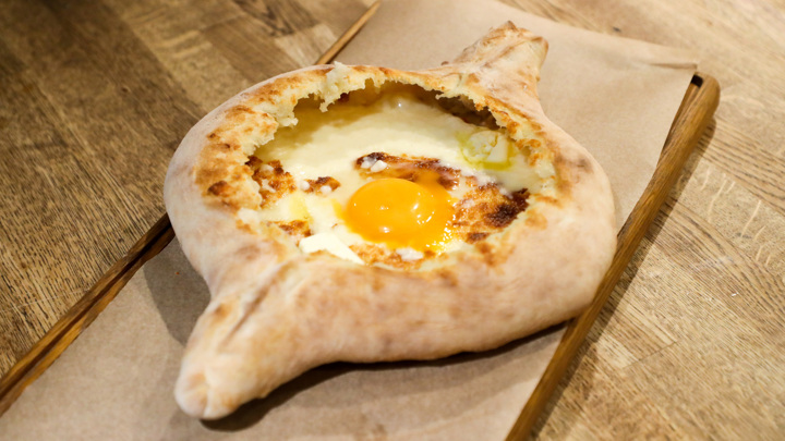 Спрос на доставку хачапури из ресторанов превышает их предложение