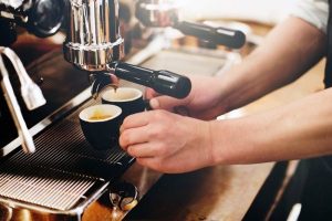 Профессиональная кофемашина характеристики. правила выбора. правила использования