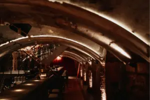 Атмосфера, коктейли, музыка: что скрывается за дверьми обновленного Mendeleev Bar