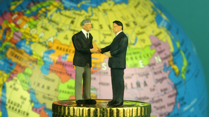 Bloomberg: Европе грозит рецессия и финансовый кризис