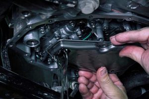 Полезные советы: как правильно заменить масло в коробке автомат в автомобиле