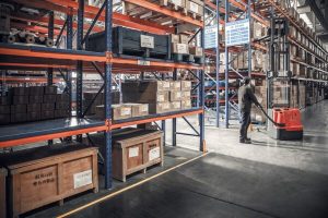 Виды штабелеров для склада: принцип работы, особенности выбора