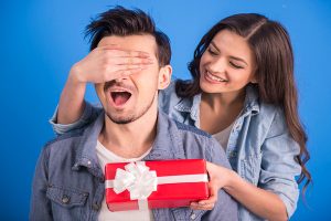 Что подарить парню на день рождения: идеи и советы