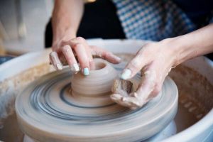 Уроки гончарного мастерства: преимущества, когда и кому могут подойти