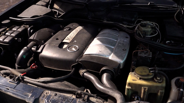 В РФ планируют ужесточить регулирование торговли автомаслом и запчастями