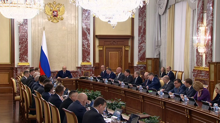 Кабмин снизит налог на прибыль для производителей оборудования для электроники - Новости на Вести.ru