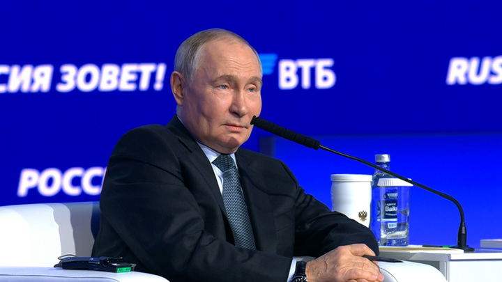 Путин прокомментировал санкции анекдотом про рыбака и "ветер с востока" - Новости на Вести.ru