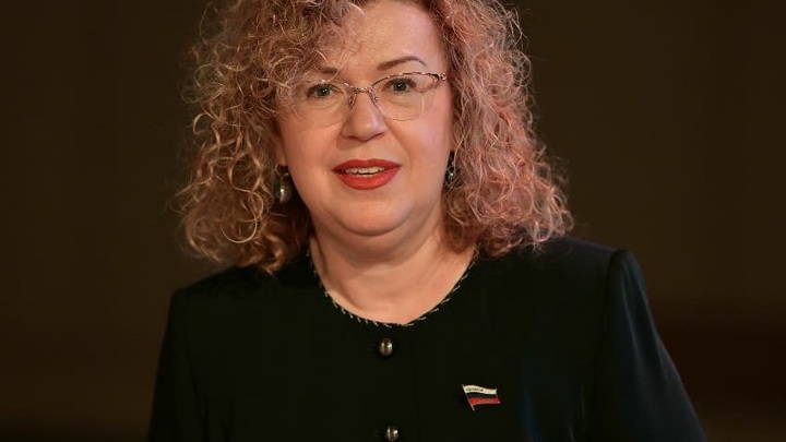 Сенатор Епифанова рассказала о праве пенсионеров не платить налог на имущество - Новости на Вести.ru