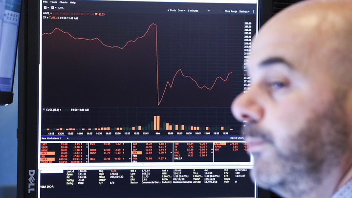 Эксперт Миронюк: падение фондового рынка США особенно ударило по IT-сектору - Новости на Вести.ru