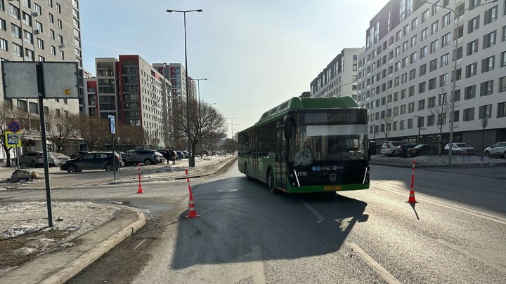 В Тюмени автобус сбил 13-летнего подростка - Новости на Вести.ru