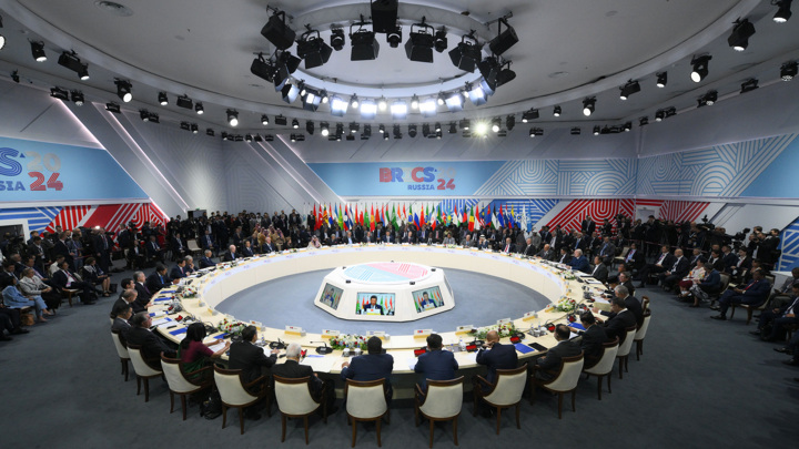 "Известия": в ШОС не исключили объединения рынка с БРИКС - Новости на Вести.ru