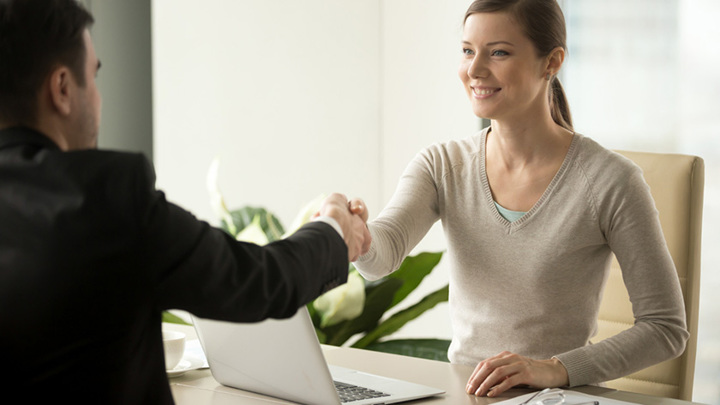 Соискателям в РФ в среднем предлагают зарплату в 74 тысячи рублей - Новости на Вести.ru