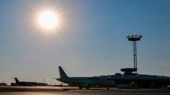 Бразильский спецборт приземлился в аэропорту Внуково - Новости на Вести.ru
