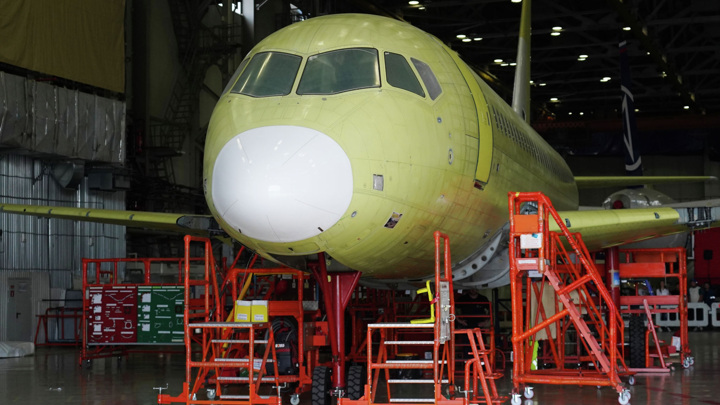 Ростех сохраняет планы по началу поставок SJ-100 и МС-21 в 2026 году - Новости на Вести.ru