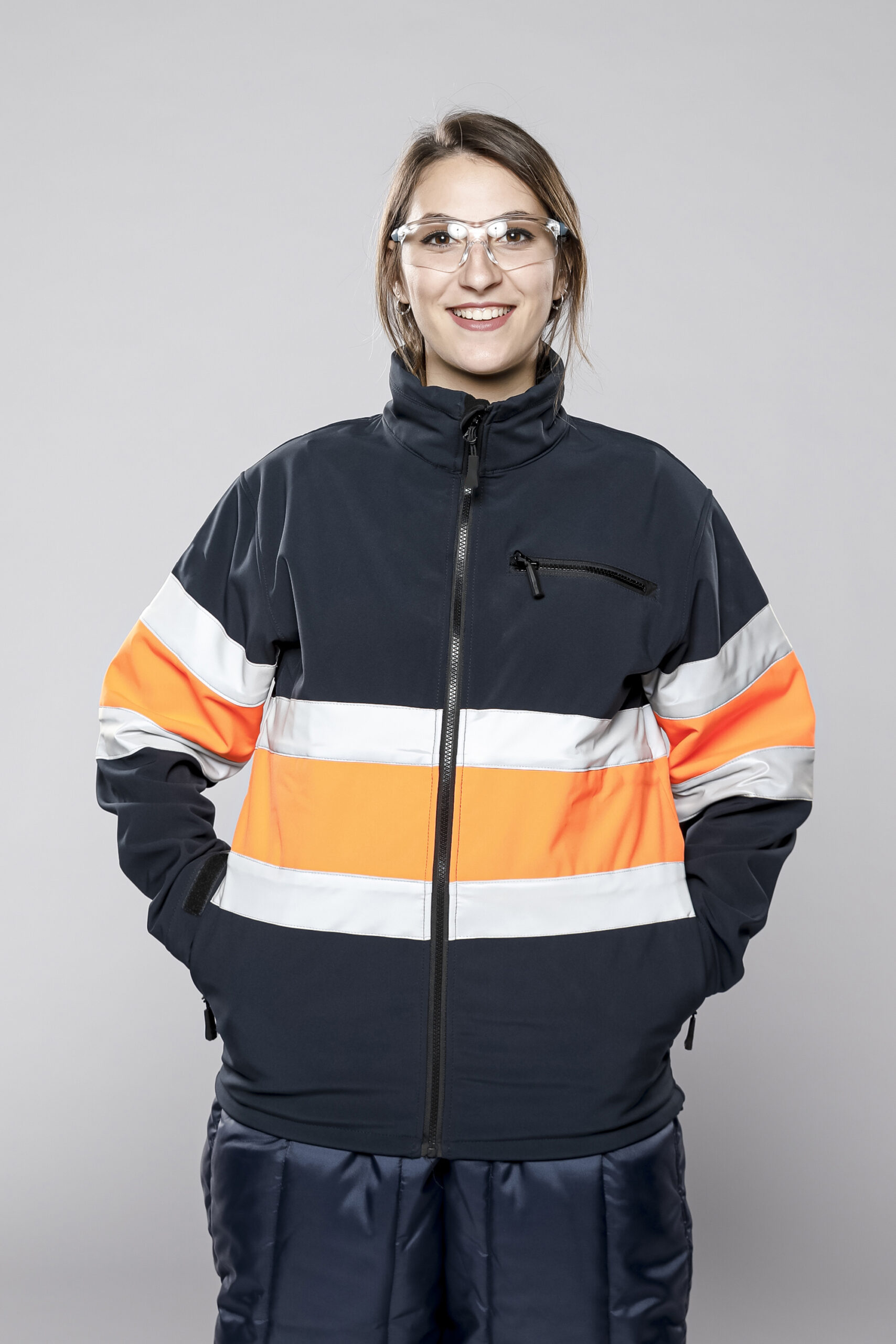 Когда пора менять спецодежду: нормы, сроки, порядок замены, ответственность работодателя