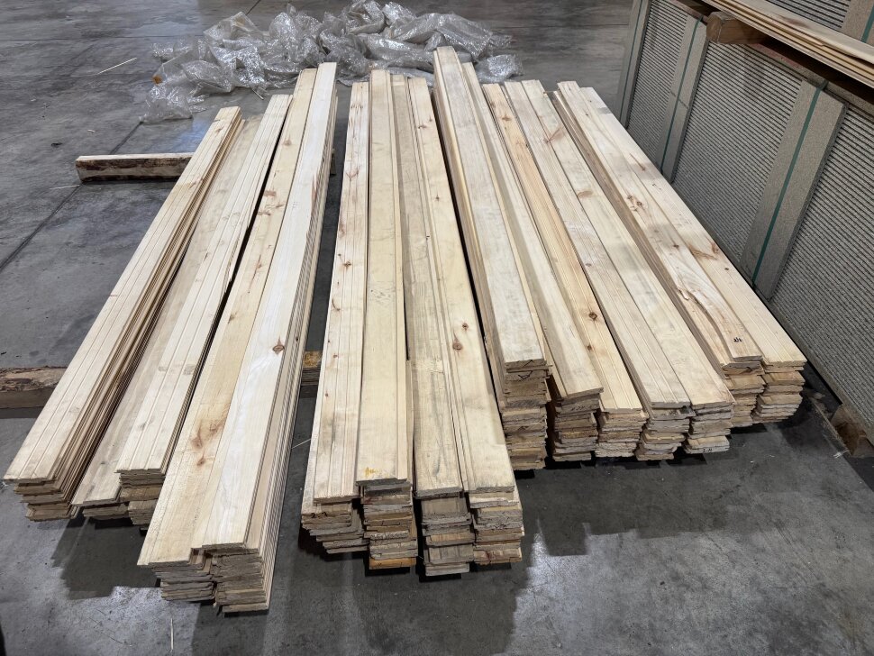 Евровагонка для бани: особенности материала и нюансы монтажа