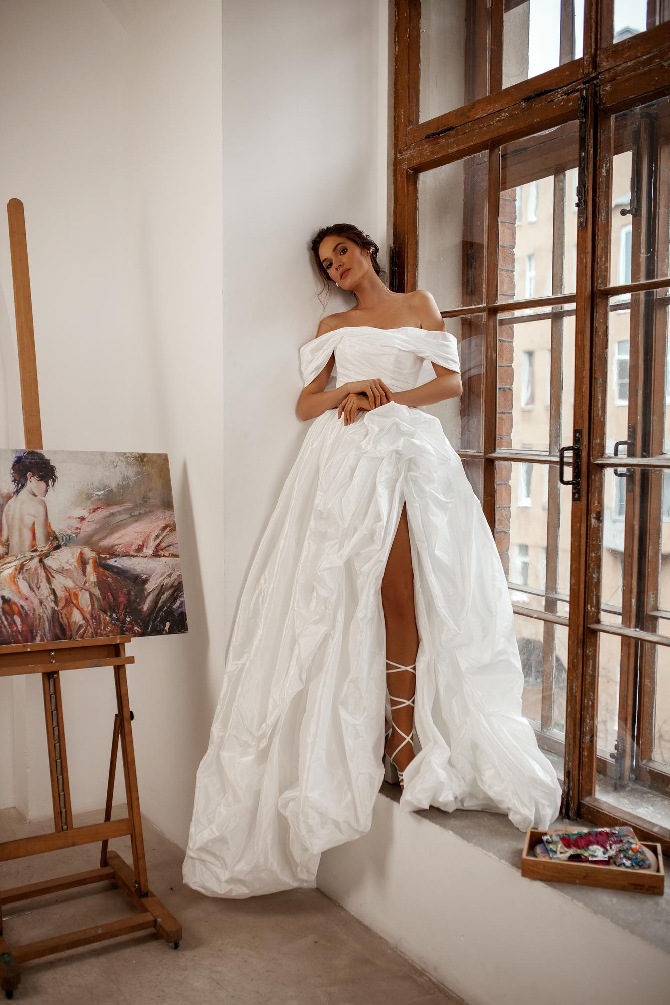 Как выглядеть стройнее в свадебном платье: секреты для невест