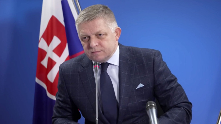Фицо: Словакия до 15 июля хочет решить с ЕС вопрос по энергопоставкам из России - Новости на Вести.ru