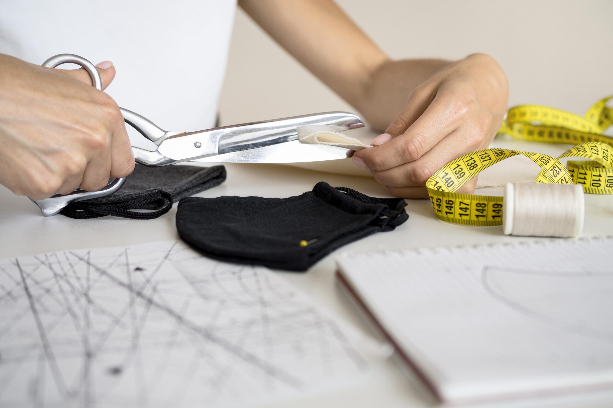 Изготовление мерча на заказ — пошив корпоративной атрибутики с брендингом