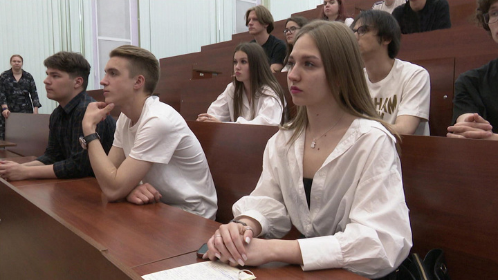 Студенты начнут получать новую стипендию президента РФ - Новости на Вести.ru