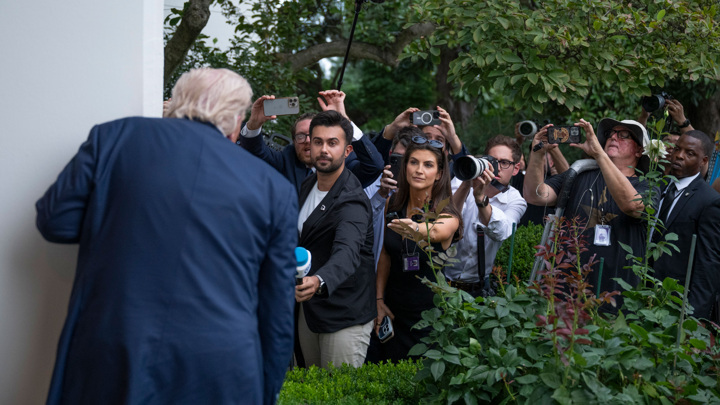 Трамп: американцы смогут получить "дивиденды" с доходов от торговых пошлин - Новости на Вести.ru