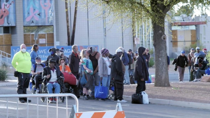 В США начала расти безработица - Новости на Вести.ru