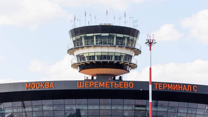 Из-за повреждения самолета "Россия" в Шереметьеве никто не пострадал - Новости на Вести.ru