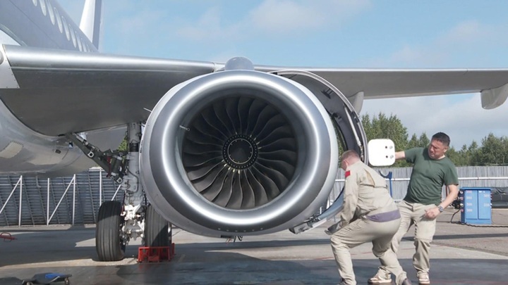 Путин: импортозамещение двигателей для "Ансат" и "Суперджет" завершено - Новости на Вести.ru