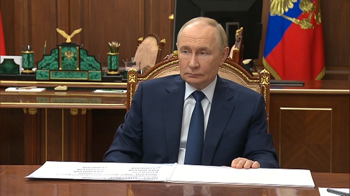 Путин поручил Пасечнику разобраться с финансированием сельского хозяйства в ЛНР - Новости на Вести.ru