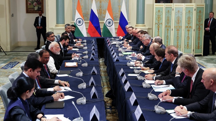 Россия и Индия намерены нарастить транзит индийских грузов по Севморпути - Новости на Вести.ru