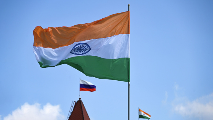 Путин указал на бессмысленность отказа Индии от российских энергоносителей - Новости на Вести.ru