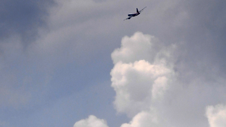 Самолет совершил аварийную посадку в Иркутской области - Новости на Вести.ru